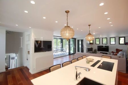 Location Maison 8 pièces 223m² CANNES 06400 - Photo 2