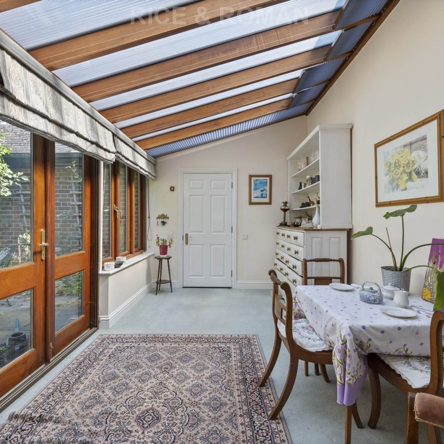 2 Bedroom Semi-Detached, Mytchett Heath – Camberley - Photo 1