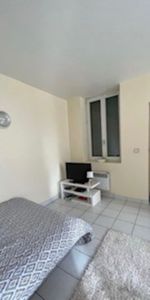 NANTERRE - STUDIO MEUBLE - Photo 3