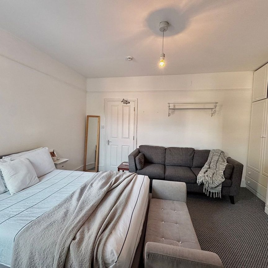 Room in a Shared House, Bruce Road, NW10 - Photo 1