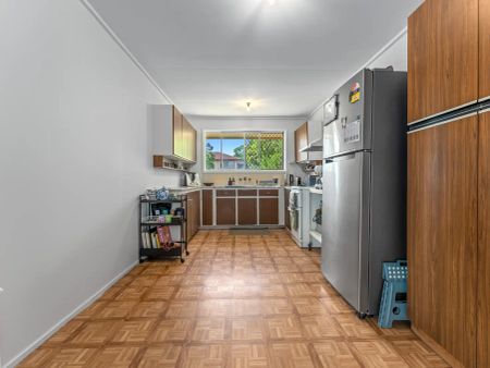 37 Crater St, Inala QLD 4077 - Photo 2