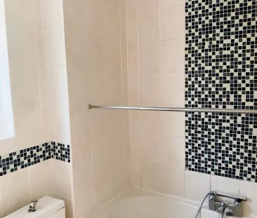 3 Bed 1 Bath - Photo 4