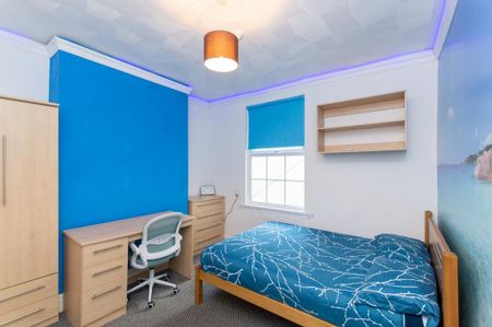 6 bedroom terraced house to rent - Photo 5