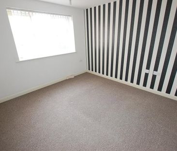 3 bedroom apartment to rent - Photo 5