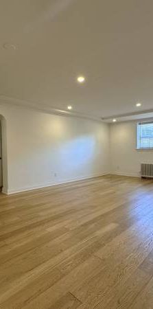 2696 LAKE SHORE BLVD. W. #2- 2BED/2BATH, LAUNDRY, STEPS TO TTC - Photo 1