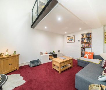 3 bedroom end of terrace house to rent - Photo 2