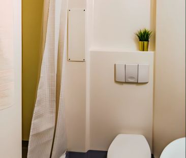Ensuite gold - Photo 1