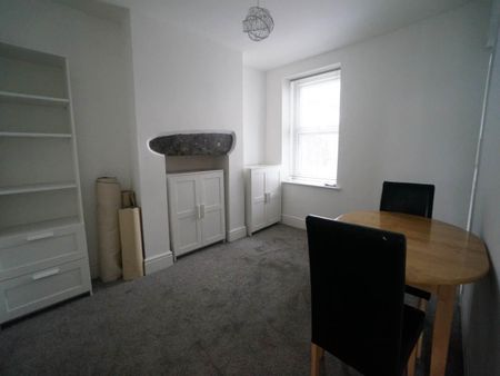 201 Caernarfon Road - Photo 2