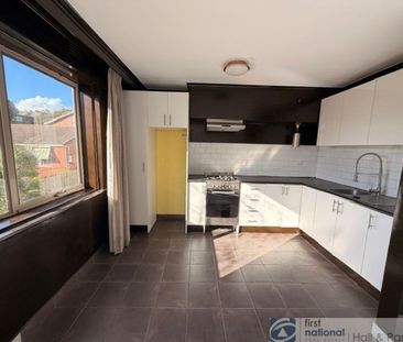 Low-maintenance living - Photo 5