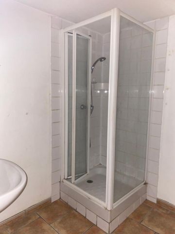 Location Appartement 3 pièces 78m² TOURVES 83170 - Photo 3