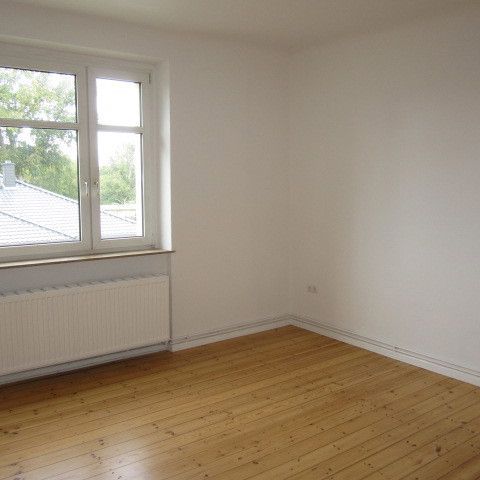 renovierte bzw. teilsanierte 2 Zimmer Wohnung mit Gemeinschaftsgarten in Erkner/bei Berlin - Photo 1