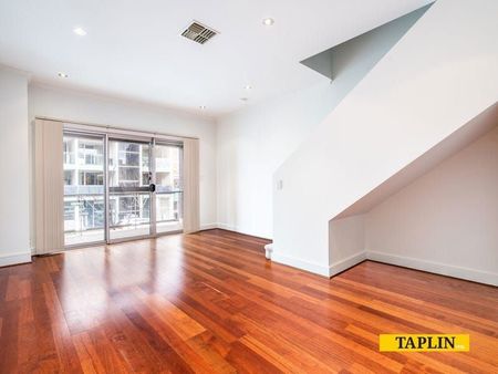 3/112 Gilbert Street, Adelaide - Photo 3