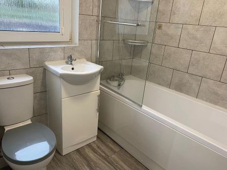 2 bedroom terraced house to rent - Photo 4