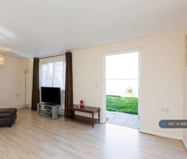 4 bedroom semi-detached house to rent - Photo 2