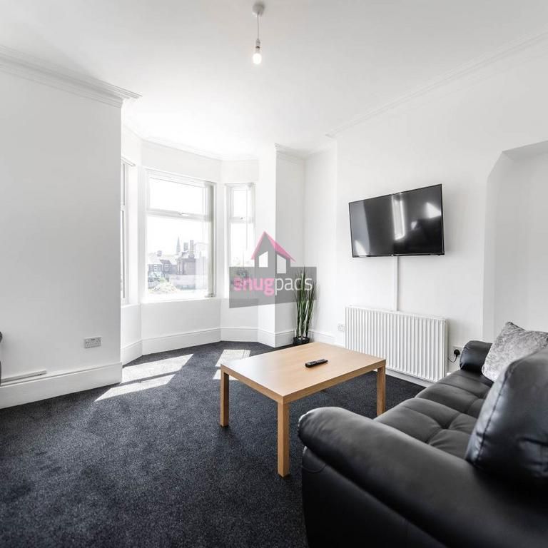 6 bedroom house to rent - Photo 1