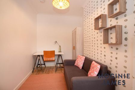 2 bedroom flat to rent - Photo 2