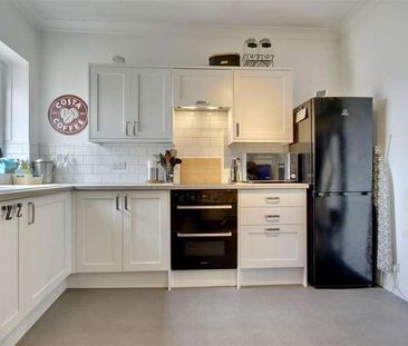 Chichester Road, Portsmouth, PO2 - Photo 5