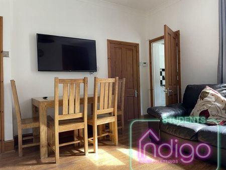 4 bedroom terraced house to rent - Photo 2