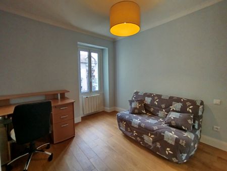 Location Appartement 3 pièces 69m² - Photo 2