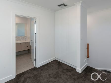 Open the Door To Contemporary Coastal Luxury - Photo 2