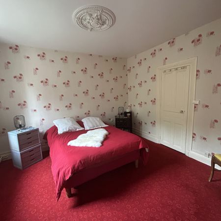 Location Appartement 2 pièces 68m² LE CREUSOT 71200 - Photo 3