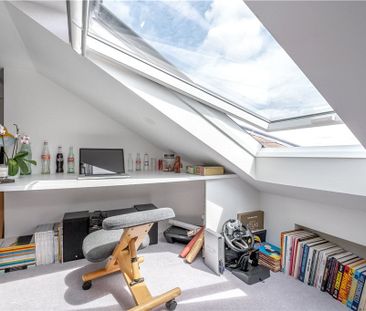 Flat to rent - Shooters Hill Road, London, SE3 - Photo 3