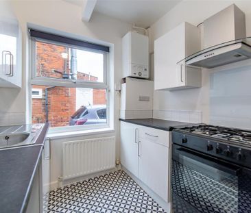 2 bedroom flat to rent - Photo 6