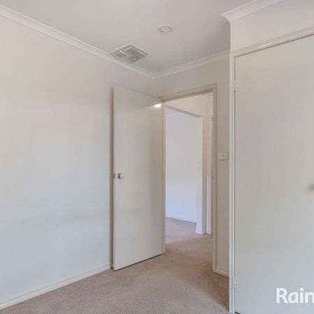 Charming 3-Bedroom Family Home in Prime Location - Photo 3