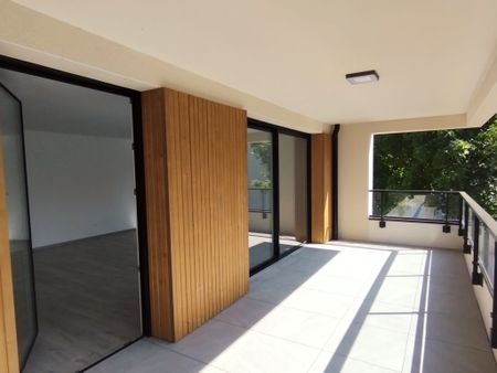 Location Appartement 3 pièces 86m² CHAMALIERES 63400 - Photo 4