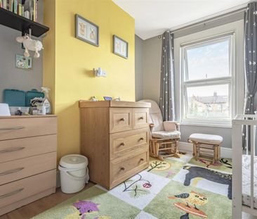 3 bedroom House To Let - Photo 5