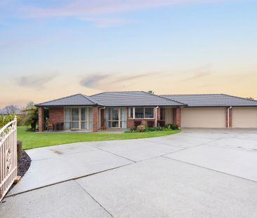 This spacious three-bedroom, two-bathroom property is nestled in th... - Photo 4