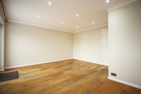 The Dell, Newton Mearns, Glasgow - Photo 4