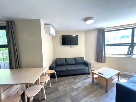 7 Bed Flat, Stokes Croft, BS1 - Photo 2