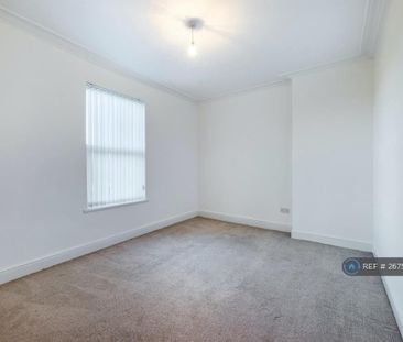 1 bedroom in a house share to rent - Photo 6