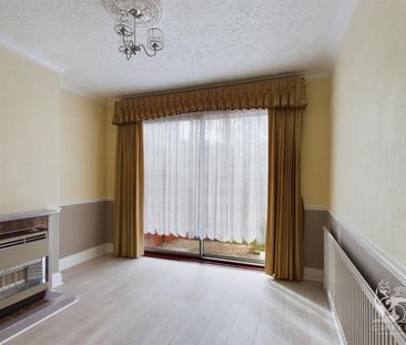 Benhurst Avenue, Hornchurch, RM12 - Photo 2