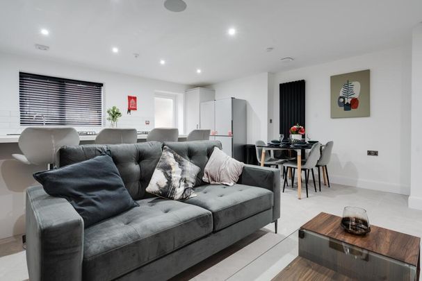 6 bedroom house to rent - Photo 1