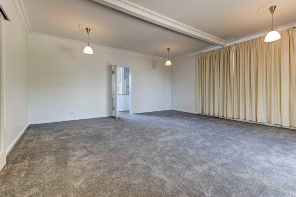 69 Kent Street, Deakin ACT 2600 - House For Rent | Domain - Photo 1