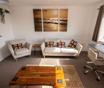 2 bedroom flat to rent - Photo 3