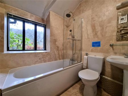 2 bedroom parking to rent - Photo 5