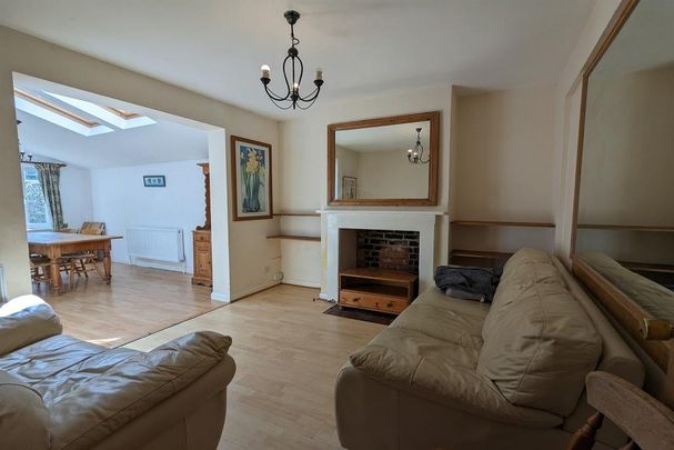 5 bedroom end of terrace house to rent - Photo 1