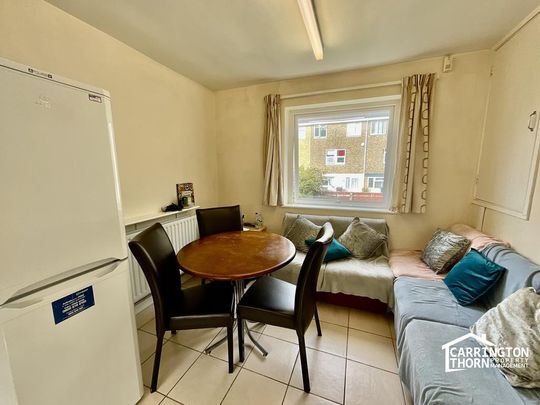 5 bedroom end of terrace house to rent - Photo 1