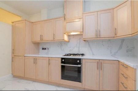 3 bedroom apartment to rent - Photo 5