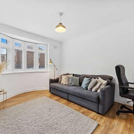 Oak Avenue, London, N10 - Photo 1