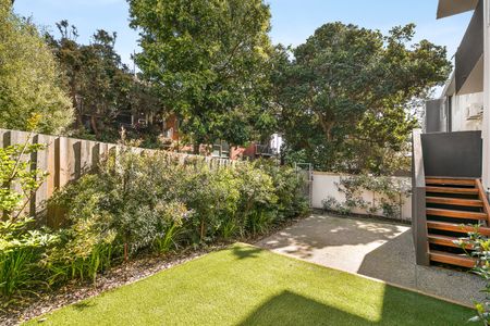 2/27 Osborne Avenue, Glen Iris VIC 3146 - Photo 3