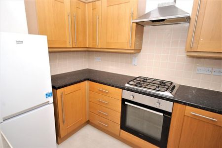 2 bedroom terraced house to rent - Photo 4