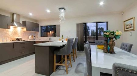 Beautiful 4-Bedroom Home in Papakura - Photo 2