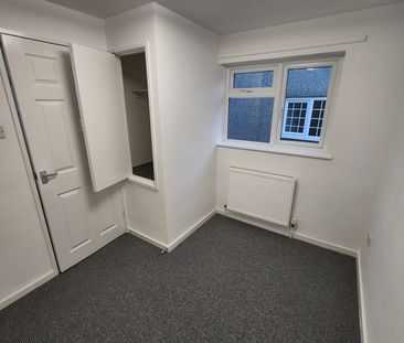 3 Bed Semi-Detached House, Four Acres, BS13 - Photo 3