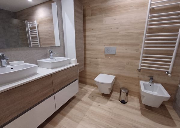 Apartamento T2 junto ao Centro Comercial Glicínias