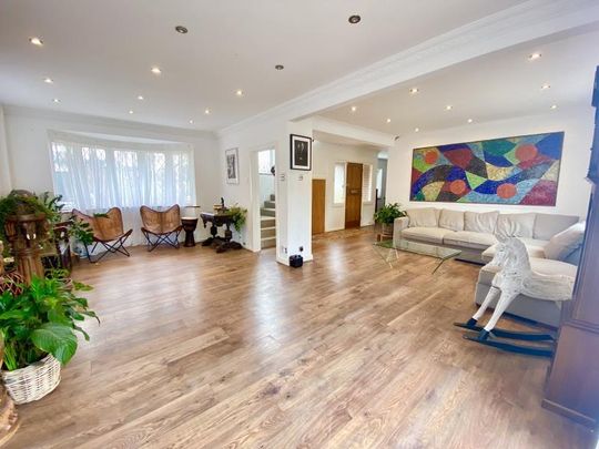 4 bedroom detached house to rent - Photo 1