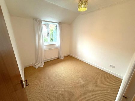 2 bedroom flat to rent - Photo 3